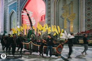 آیین علم&zwnj;گردانی هیئت&zwnj;های مذهبی مشهد در حرم مطهر رضوی