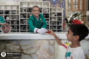 بسته&zwnj;بندی و توزیع 5هزار بسته نبات متبرک در دهه کرامت