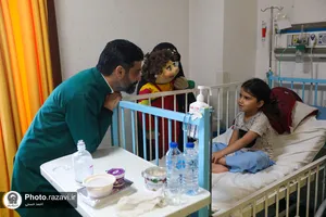 حضور خدام حرم مطهر رضوی در بیمارستان اکبر