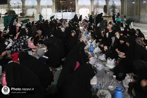 مراسم افطاری طرح ضیافت اکرام رضوی در باب الکاظم علیه&zwnj;السلام
