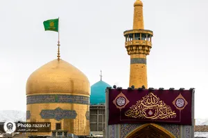 نصب کتیبه&zwnj;های نیمه شعبان در حرم مطهر رضوی