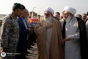 بازدید تولیت آستان قدس رضوی از دستاوردهای ارتش جمهوری اسلامی ایران در دریای بوشهر