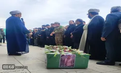 حضور و پذیرایی خادمیاران رضوی در آئین تشییع شهید مدافع حرم در ساوه