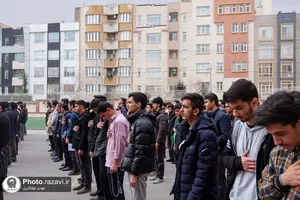 نواختن زنگ انقلاب در دبیرستان پسرانه علوم و معارف اسلامی امام رضا(علیه&zwnj;السلام)
