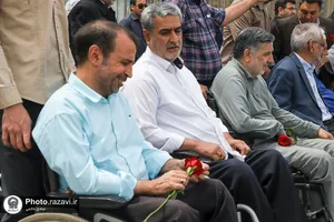 تشرف جمعی از جانبازان ۷۰ درصد آسایشگاه امام خمینی(ره) مشهد به حرم مطهر رضوی