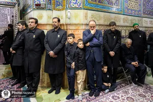 غبارروبی ضریح مطهر رضوی در آستانه دهه &laquo;ولایت و امامت&raquo;