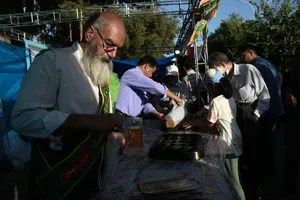موکب خادمیاران رضوی کرمان در راهپیمایی کیلومتری غدیر/ گزارش تصویری