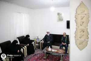 دیدار تولیت آستان قدس رضوی با خانواده شهدای حملات تروریستی رژیم صهیونیستی-2
