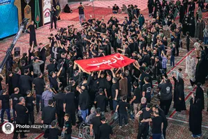 عزاداری سنتی شب یازدهم محرم در &laquo;حسینیه حرم&raquo;