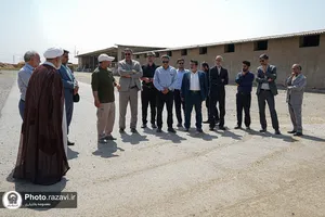 بازدید کارکنان آستان قدس رضوی از مزرعه نمونه