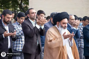 اقامه نماز جماعت دانش آموزان مدارس امام رضا(ع) به امامت آیت الله طباطبایی
