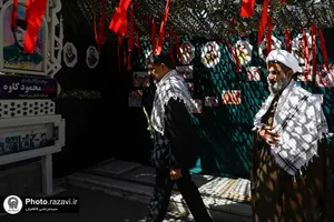 غبارروبی گلزار شهدای مدفون در بهشت رضا علیه&zwnj;السلام