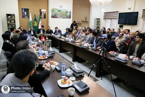 اهدای 4 جام هندبالیست&zwnj;های ایران به موزه آستان قدس رضوی