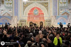 مناجات خوانی سحر&zwnj;گاهی حاج محمود کریمی در حرم مطهر رضوی