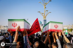 تشییع پیکر 2 شهید حادثه بلوار وکیل&zwnj;آباد مشهد در حرم مطهر رضوی