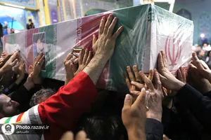 اقامه نماز رهبر انقلاب بر پیکر رئیس&zwnj;جمهور شهید و همراهان گرامی ایشان
