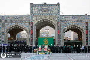 آیین تعویض پرچم حرم امام رضا علیه&zwnj;السلام در آستانه ماه ربیع&zwnj;الاول