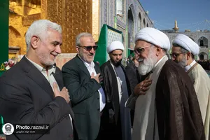 آیین تعویض پوش ضریح و پرچم گنبد منور رضوی در روز میلاد امام مهربانی&zwnj;ها