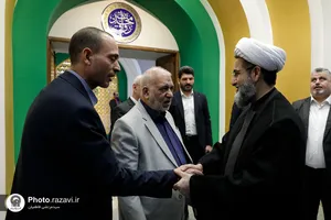 بازدید جمعی از مسئولین حرم امام حسین علیه السلام از نمایشگاه رواق خدمت