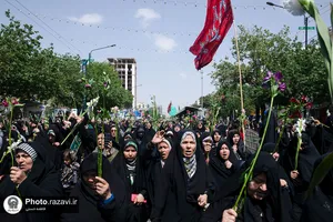 گلباران حرم مطهر رضوی در روز میلاد حضرت معصومه سلام الله علیها