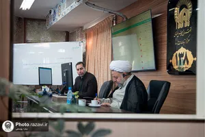 پاسخگویی تلفنی مدیر ارتباطات حوزه و روحانیت دفتر تولیت آستان قدس رضوی به مخاطبان سامانه ۱۳۸