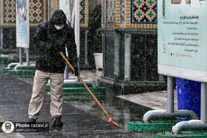 بارش اولین برف پاییزی 1401 در حرم مطهر رضوی