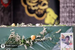 مراسم وداع با پیکر شهید سیدهاشم حسینی در حرم مطهر رضوی
