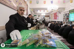 بسته&zwnj;بندی و توزیع 5هزار بسته نبات متبرک در دهه کرامت