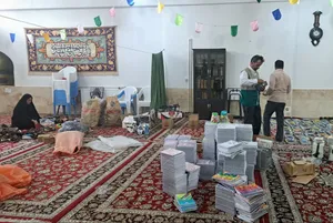 بسته&zwnj;های مهر رضوی چراغ راه دانش&zwnj;آموزان احسان&zwnj;پذیر استان مرکزی + فیلم و تصاویر