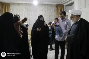 دیدار تولیت آستان قدس رضوی با چهار خانواده فرزندپذیر بهزیستی