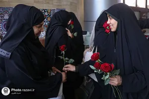 استقبال از خانواده شهدا و مجروحان لامرد در ایستگاه راه آهن مشهد