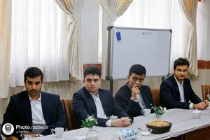 حضور دانش&zwnj;آموزان افتخارآفرین تیم ملی المپیاد هوش مصنوعی در دبیرستان و دانشگاه امام رضا علیه&zwnj;السلام 
