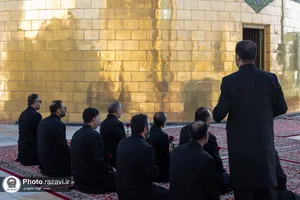 آیین تعویض پوش ضریح و پرچم گنبد منور رضوی در روز میلاد امام مهربانی&zwnj;ها