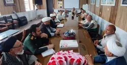 دیدار خادمان رضوی نی‌ریز فارس با فرمانده ناحیه مقاومت بسیج