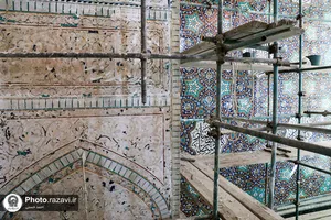 طراحی، ساخت و نصب مقرنس باب الهادی (علیه السلام)