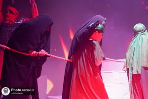 نمایش آئینی &laquo;رد پای خورشید؛ آشناترین غریب&raquo;