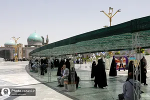 نصب سایه&zwnj;بان موقت در صحن پیامبر اعظم (ص) حرم مطهر رضوی