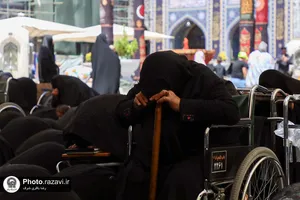 اقامه نماز جمعه در ظهر عاشورا و طنین لبیک یا قرآن درپی هتک حرمت به قرآن