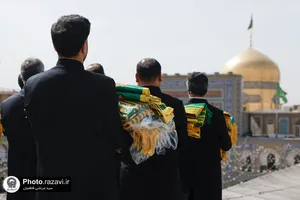 متبرک کردن پرچم کاروان&zwnj;های زیرسایه خورشید در آستانه دهه کرامت
