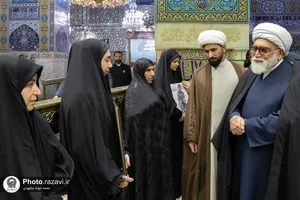 تشرف خانواده شهدای پدافند هوایی ارتش به حرم مطهر رضوی