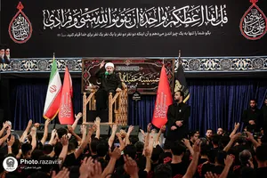 عزاداری زائران عرب&zwnj;زبان در حرم مطهر رضوی

