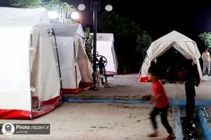 توزیع غذای متبرک حضرت بین زلزله زدگان کاشمر