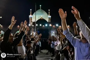 حال و هوای حرم مطهر رضوی در شب شهادت امام محمدباقر علیه السلام