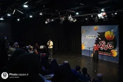 شانزدهمین محفل طنز «نارنجک» با موضوع «ترامپت ۳» در مشهد برگزار شد.