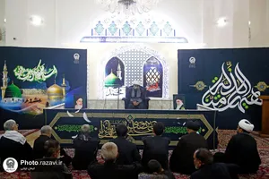 عزاداری زائرین غیر ایرانی در حرم مطهر رضوی
