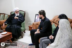 دیدار تولیت آستان قدس رضوی با خانواده شهدای حملات تروریستی رژیم صهیونیستی-2