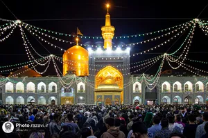 حال و هوای حرم مطهر رضوی در شب میلاد حضرت زینب سلام&zwnj;الله علیها