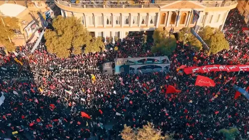 میزبانی خادمان بنیادکرامت از زائران تشییع رهبر شهید