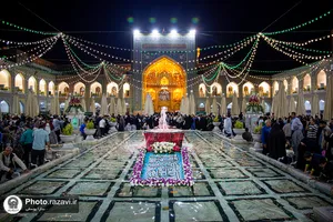 حال و هوای حرم مطهر رضوی در شب میلاد حضرت زینب سلام&zwnj;الله علیها