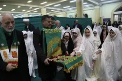 برگزاری جشن «مهمونی فرشته‌ها» در همدان همزمان با دهه کرامت/ گزارش تصویری